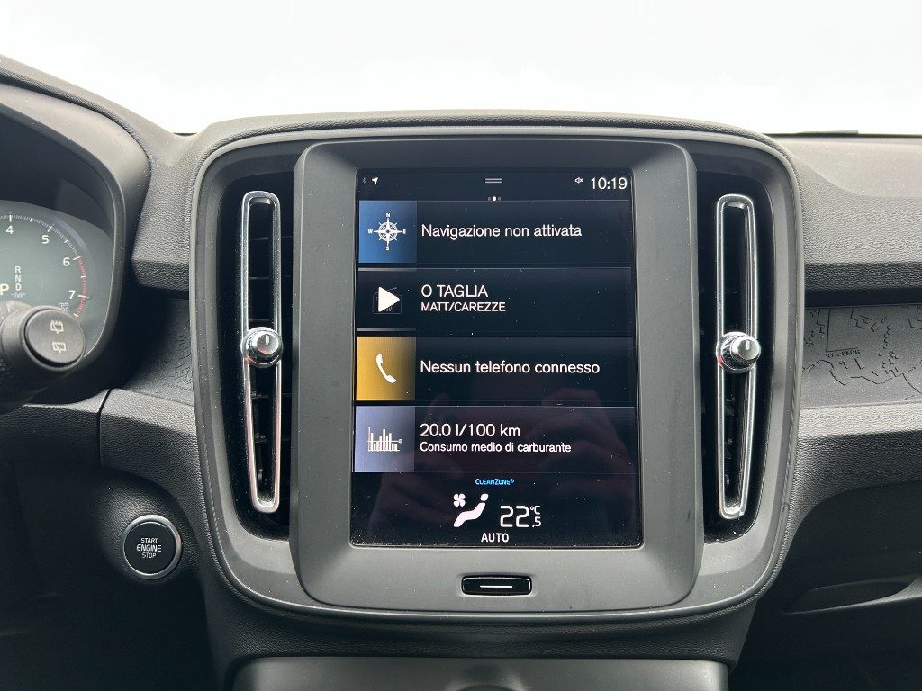 VOLVO XC40 T2 Geartronic Momentum Core - Grid Foto 12