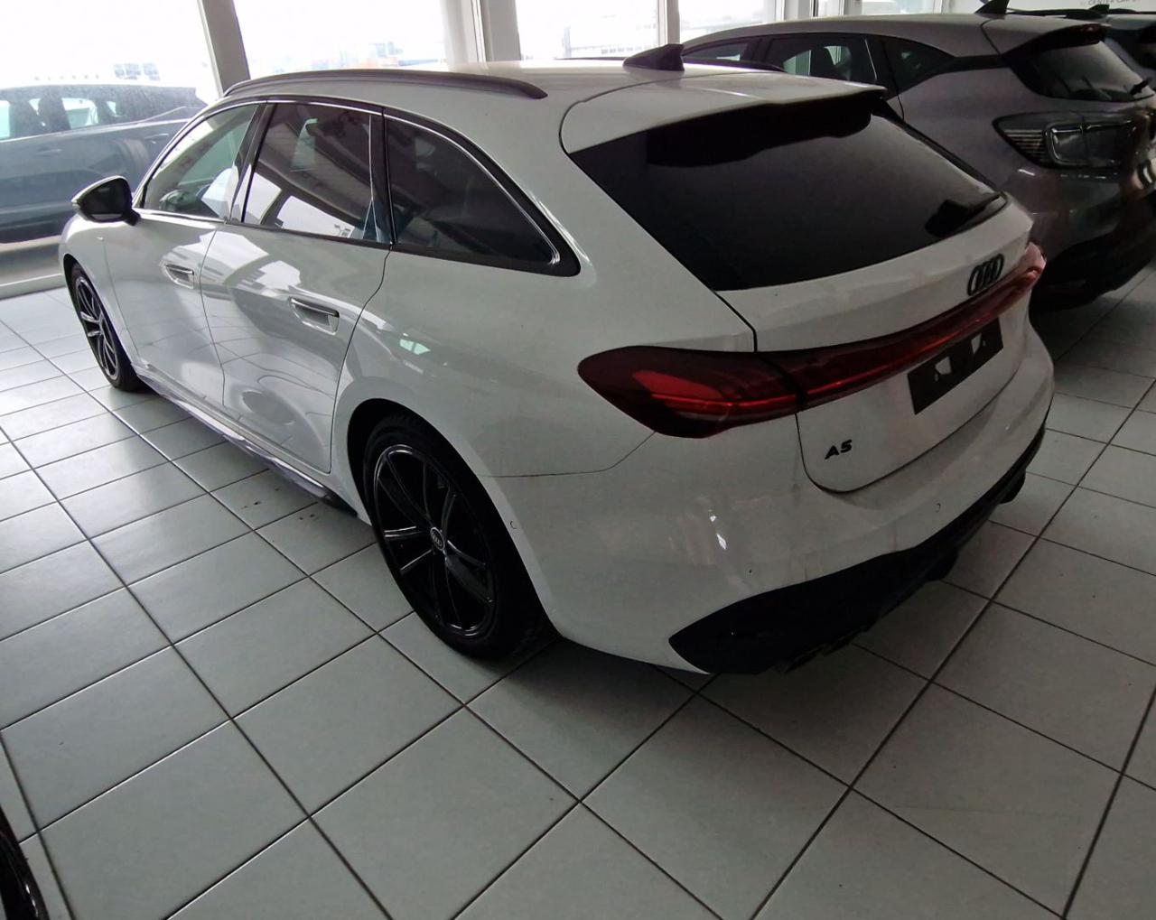 AUDI A5 Avant TDI 150 kW mHEV+ S tronic S Line edition - 6