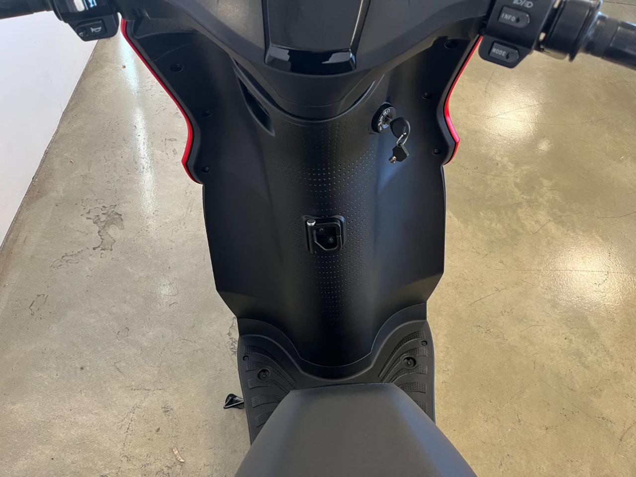 SEAT MO eScooter 125 Red - 10