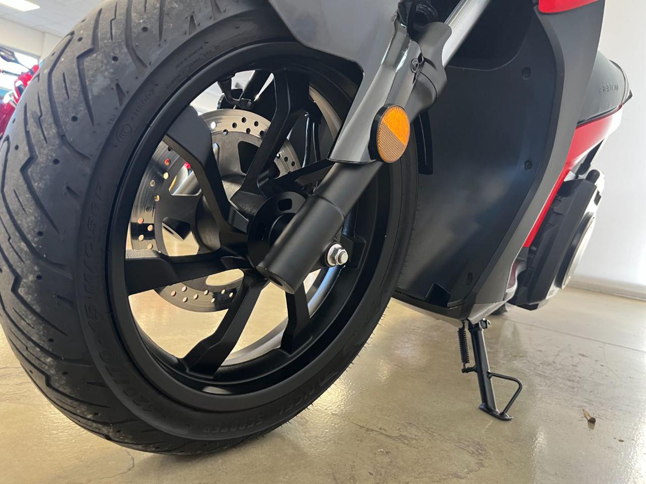 SEAT MO eScooter 125 Red - 3