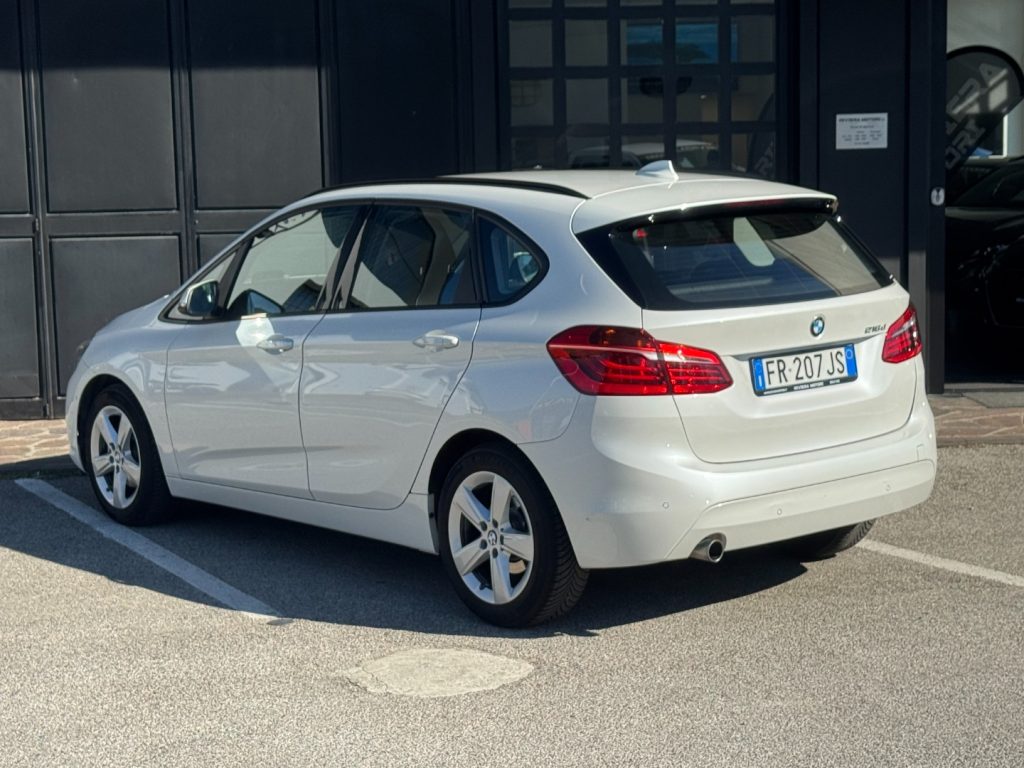 BMW 216 d Active Tourer Luxury AUTOMATICA - 3