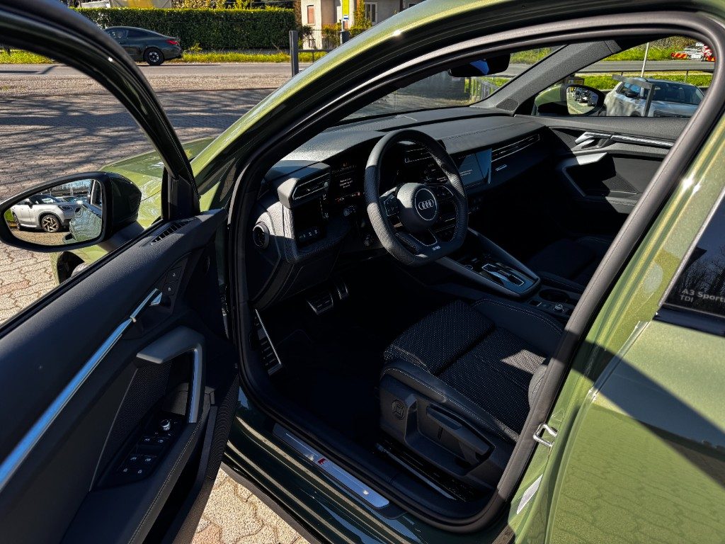 AUDI A3 SPB TDI 150CV STRONIC SLINE EDITION-UNICO PROP. - 11