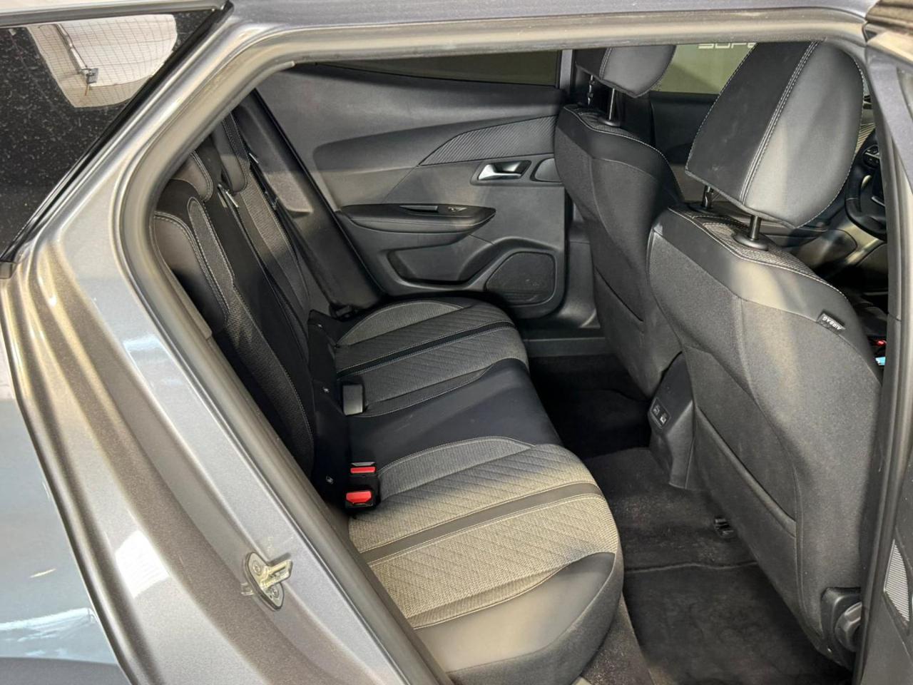 PEUGEOT 2008 PureTech 100 S&S Allure - 13