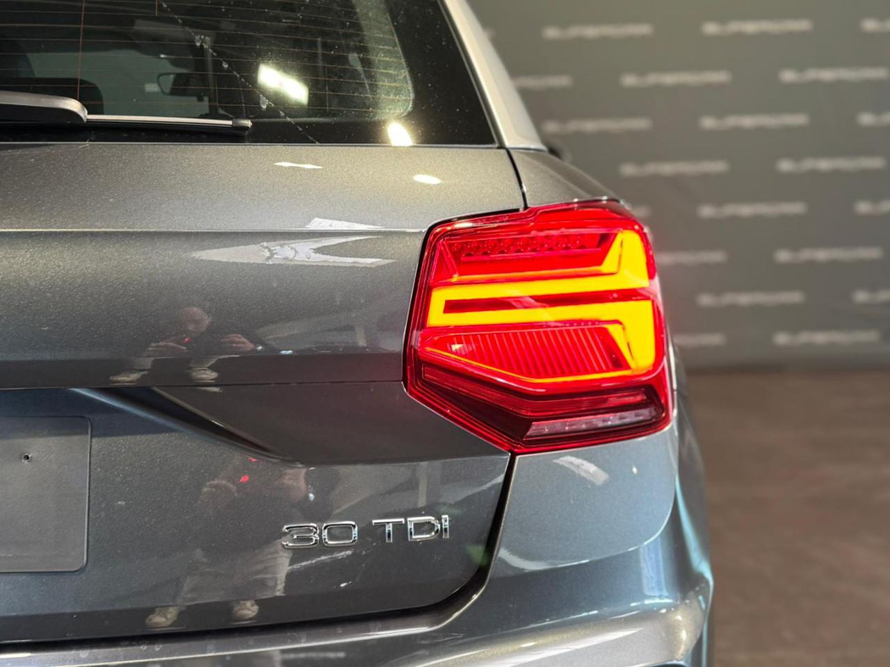 AUDI Q2 30 TDI S line Edition - 6