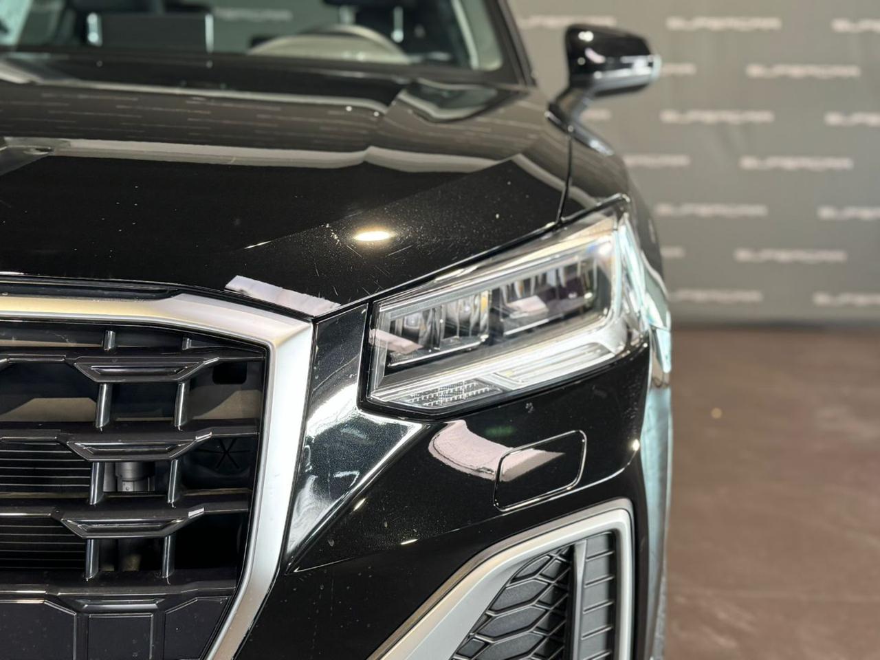 AUDI Q2 30 TDI S line Edition - 4