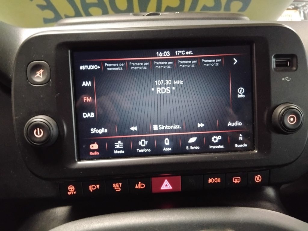 FIAT Panda Cross 1.0 Hybrid - 17