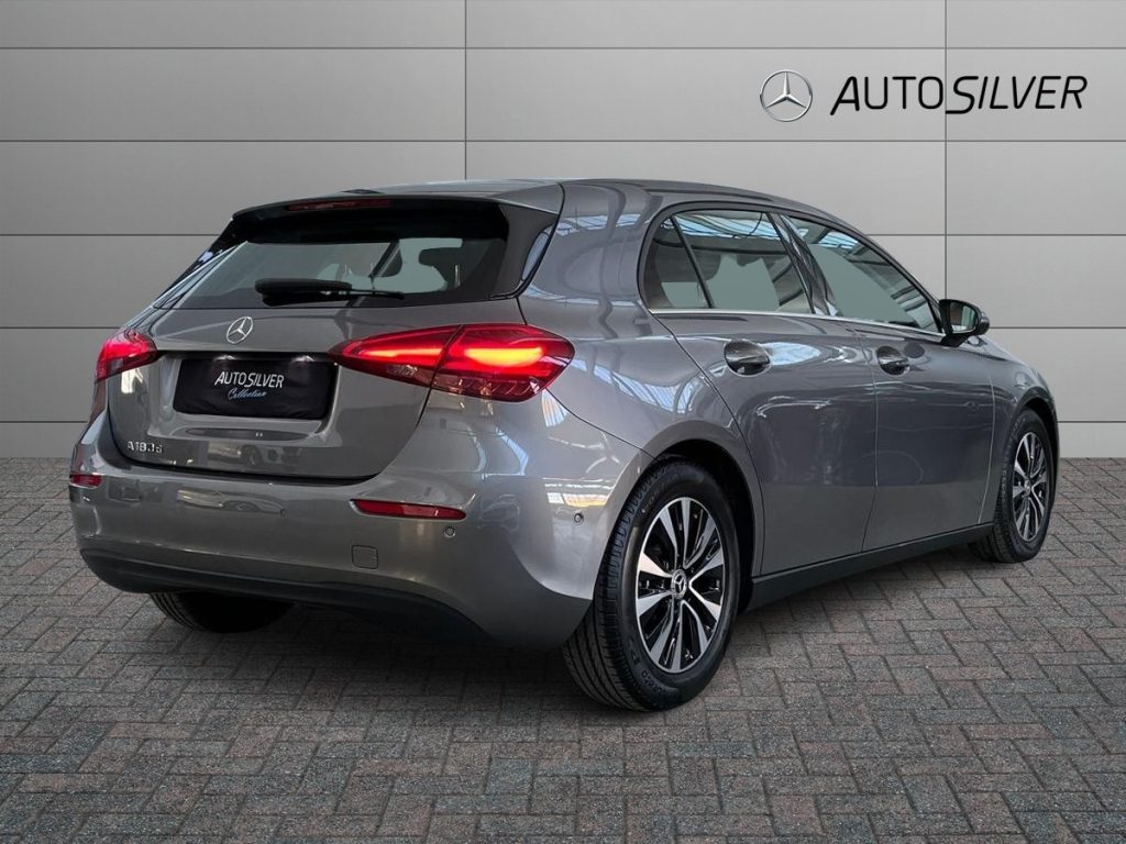 MERCEDES-BENZ A 180 d Automatic Advanced - 2