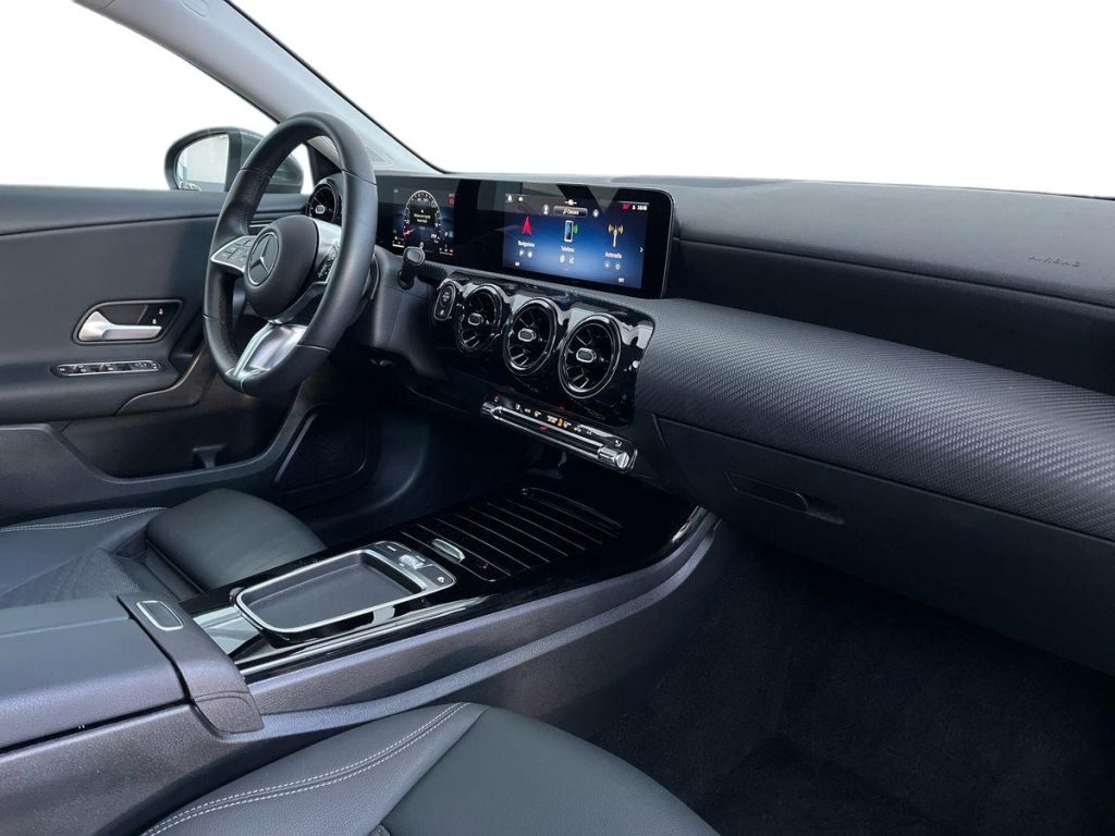 MERCEDES-BENZ A 180 d Automatic Advanced - 16