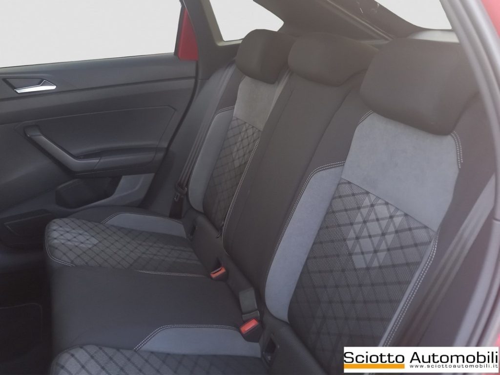 VOLKSWAGEN Taigo 1.0 TSI 110 CV R-Line - 13
