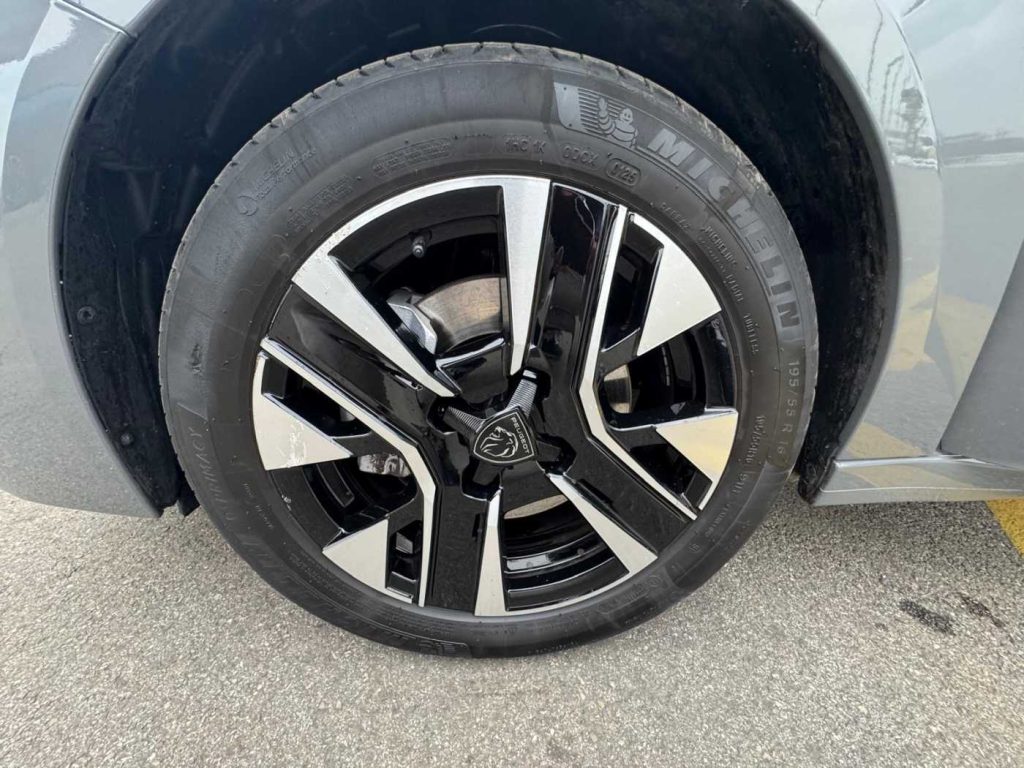 PEUGEOT 208 PureTech 100 Stop&Start 5 porte Allure - 16