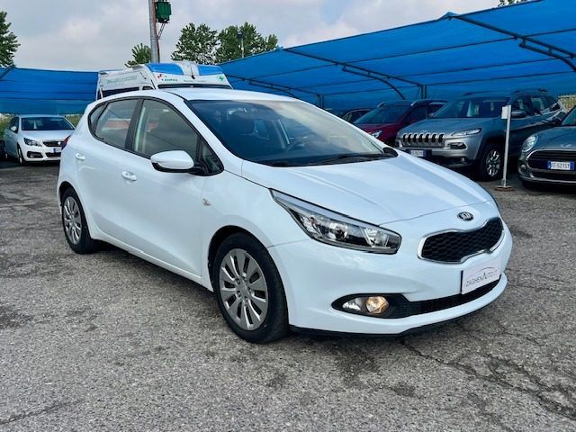 KIA cee'd Bianco pastello