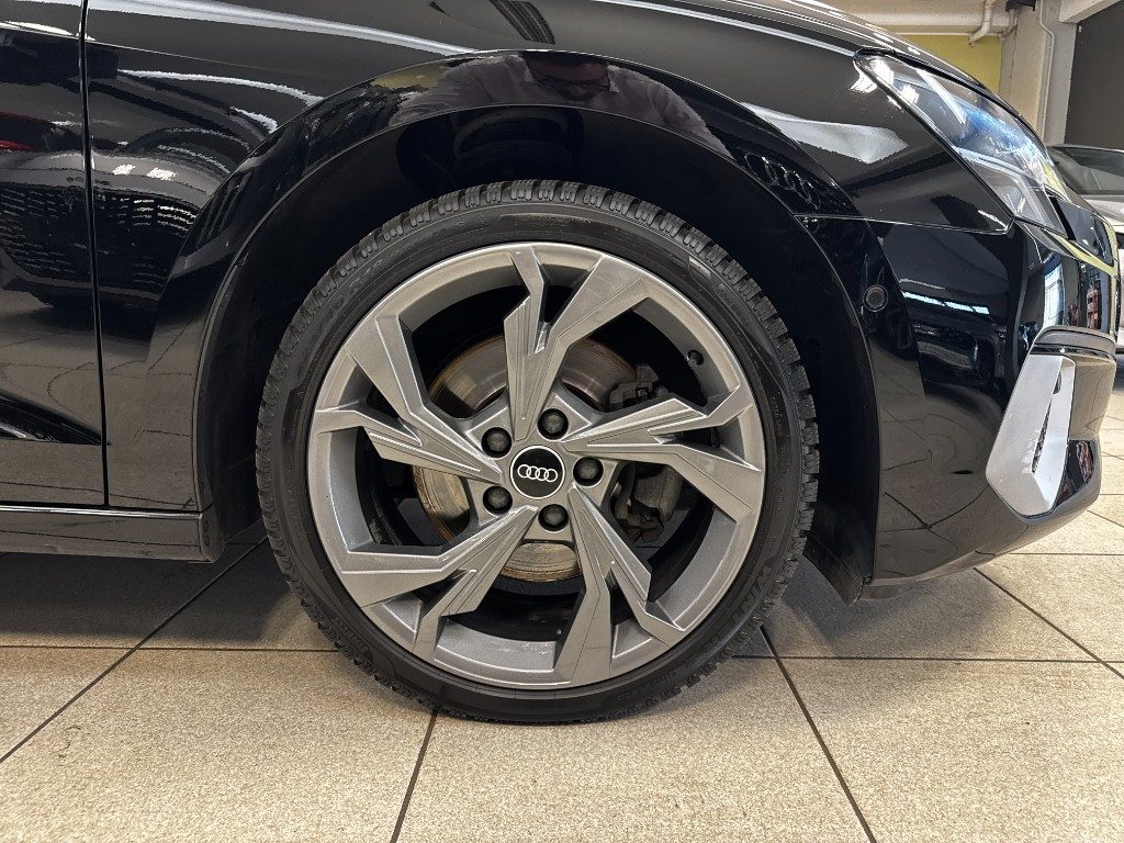 AUDI A3 Sedan 35 TDI Stronic Business Advanced - 4