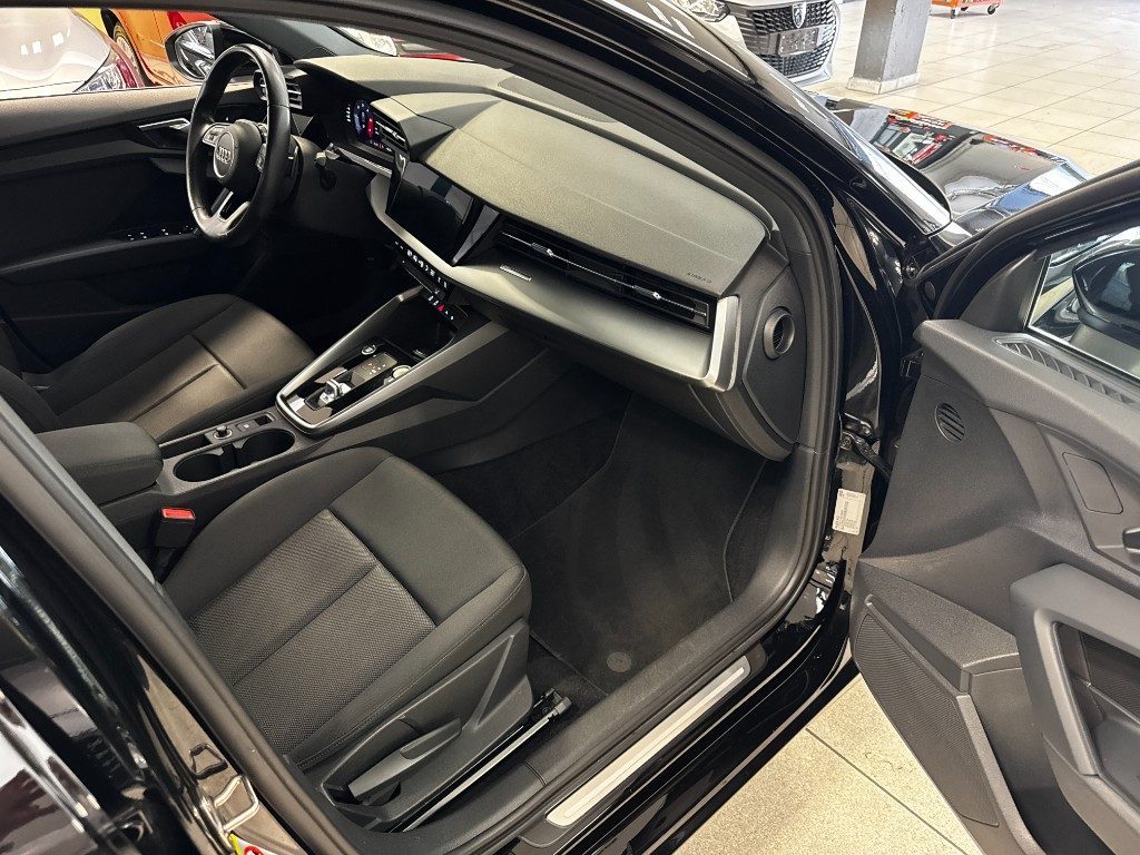 AUDI A3 Sedan 35 TDI Stronic Business Advanced - 10