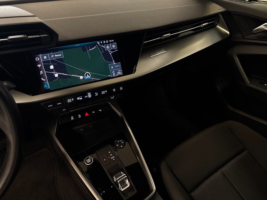 AUDI A3 Sedan 35 TDI Stronic Business Advanced - 13