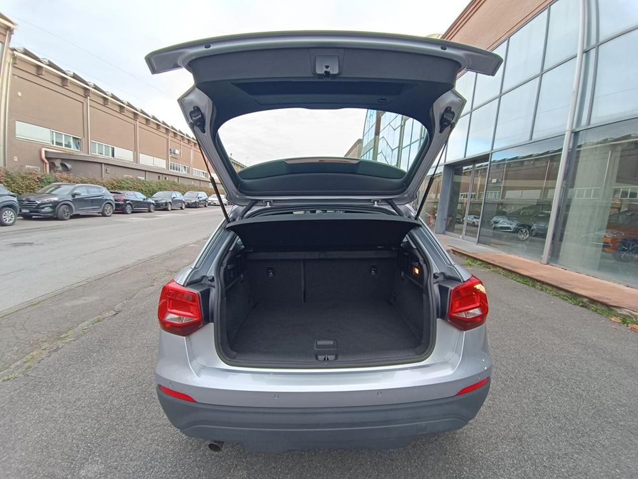 AUDI Q2 1.6 TDI Business - 11