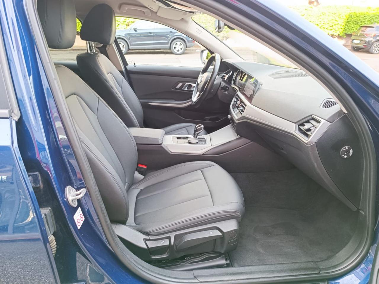 BMW 320 d 48V Touring Business Advantage - 13