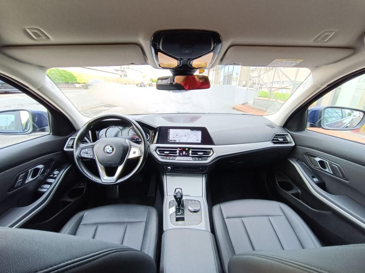 BMW 320 d 48V Touring Business Advantage - 16