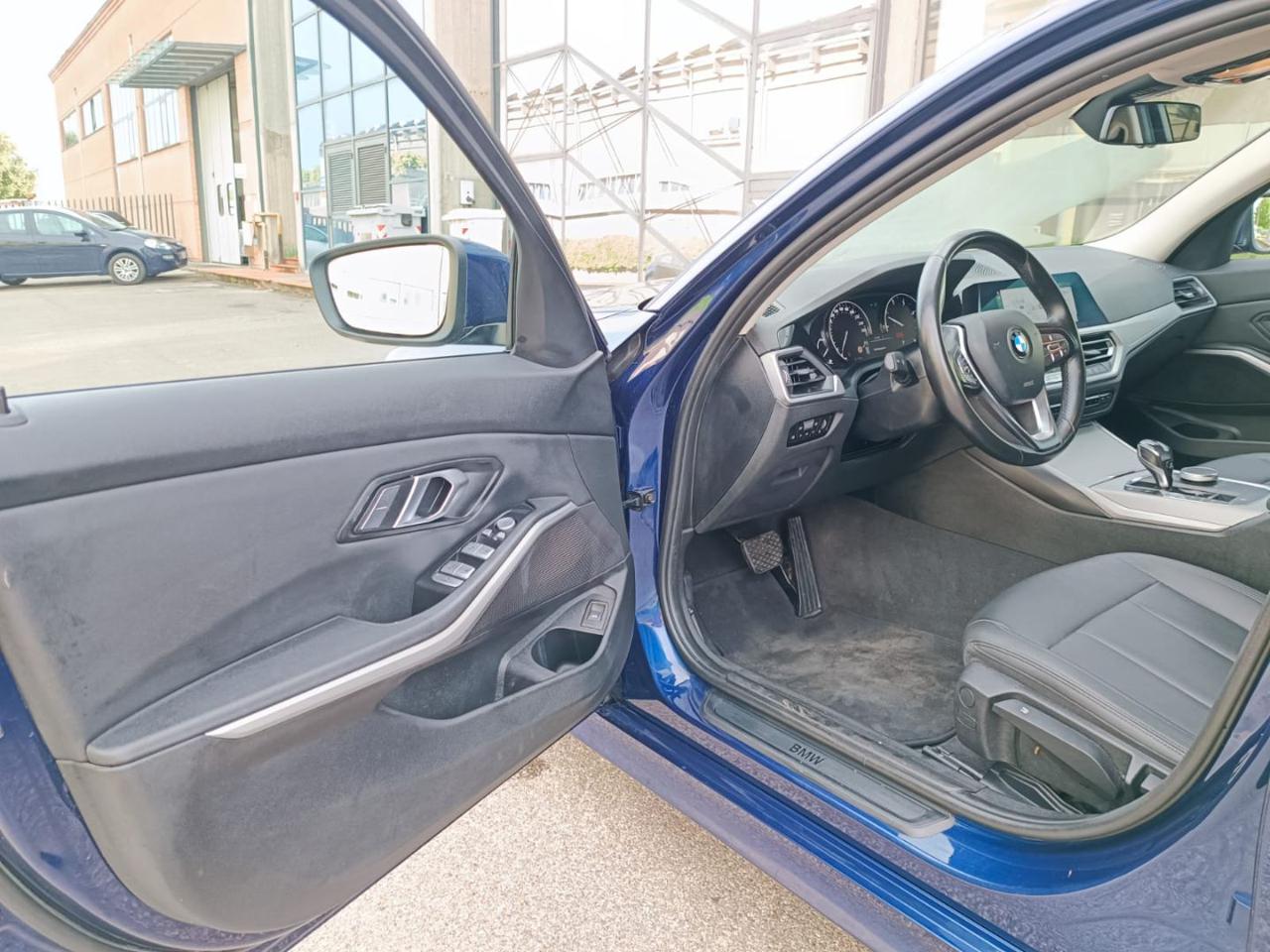 BMW 320 d 48V Touring Business Advantage - 24