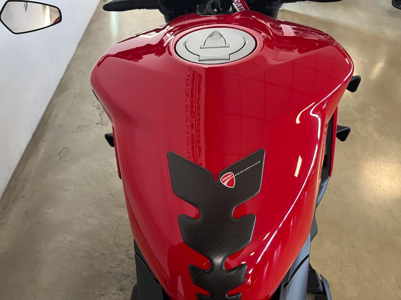 DUCATI Streetfighter V2 - 10