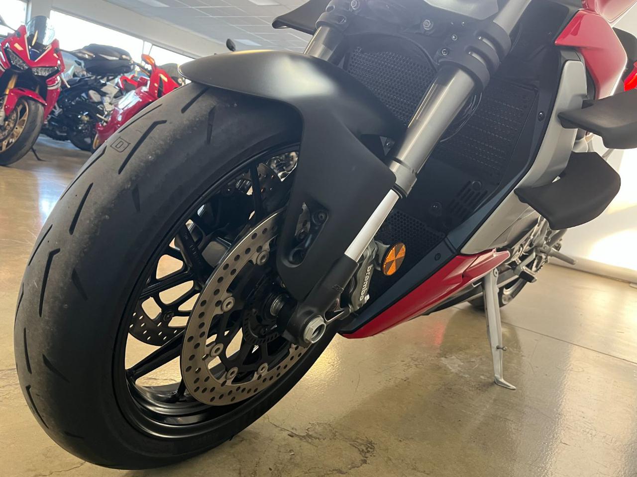 DUCATI Streetfighter V2 - 3