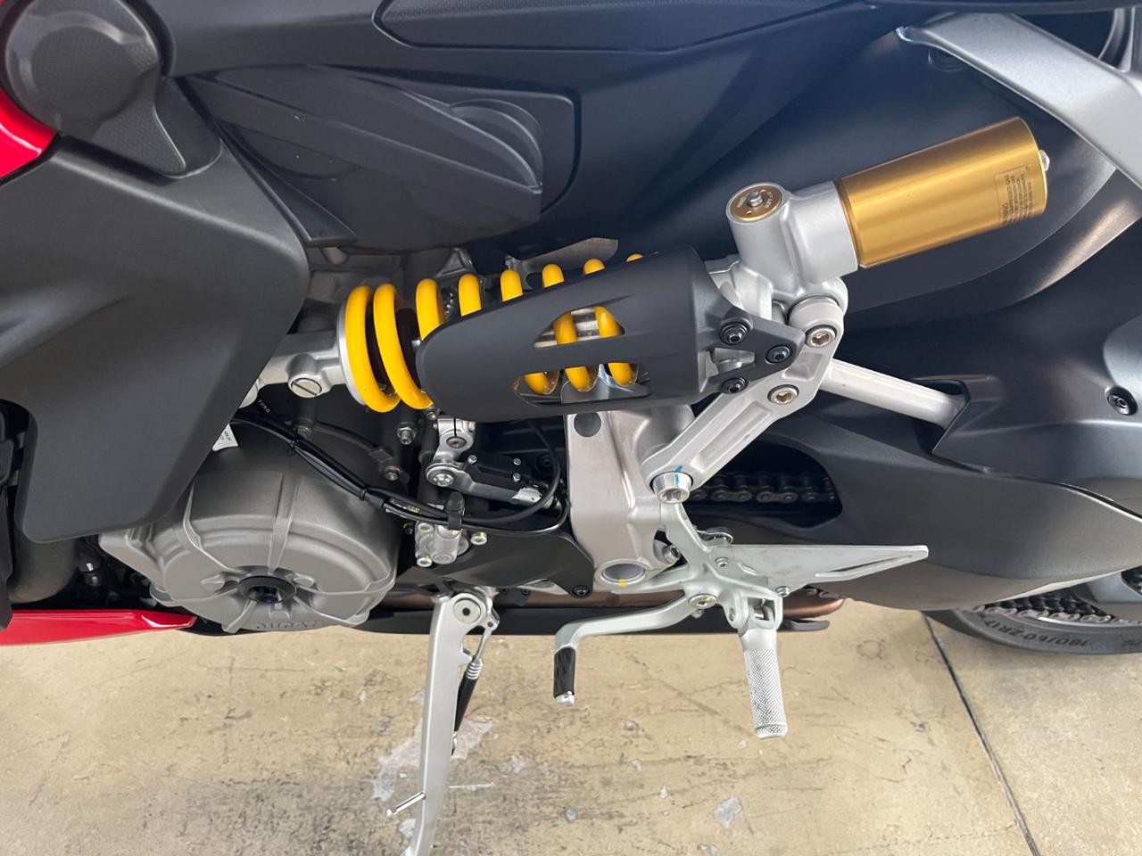 DUCATI Streetfighter V2 - 9