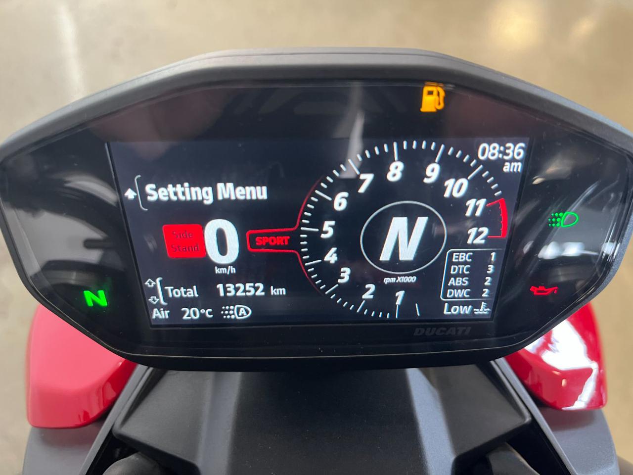 DUCATI Streetfighter V2 - 13