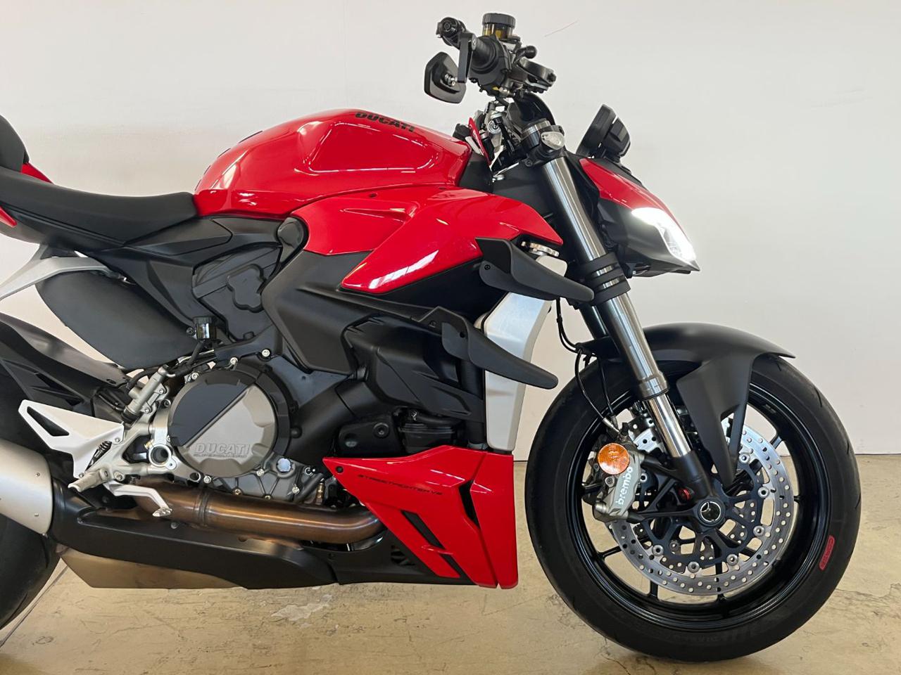 DUCATI Streetfighter V2 - 5