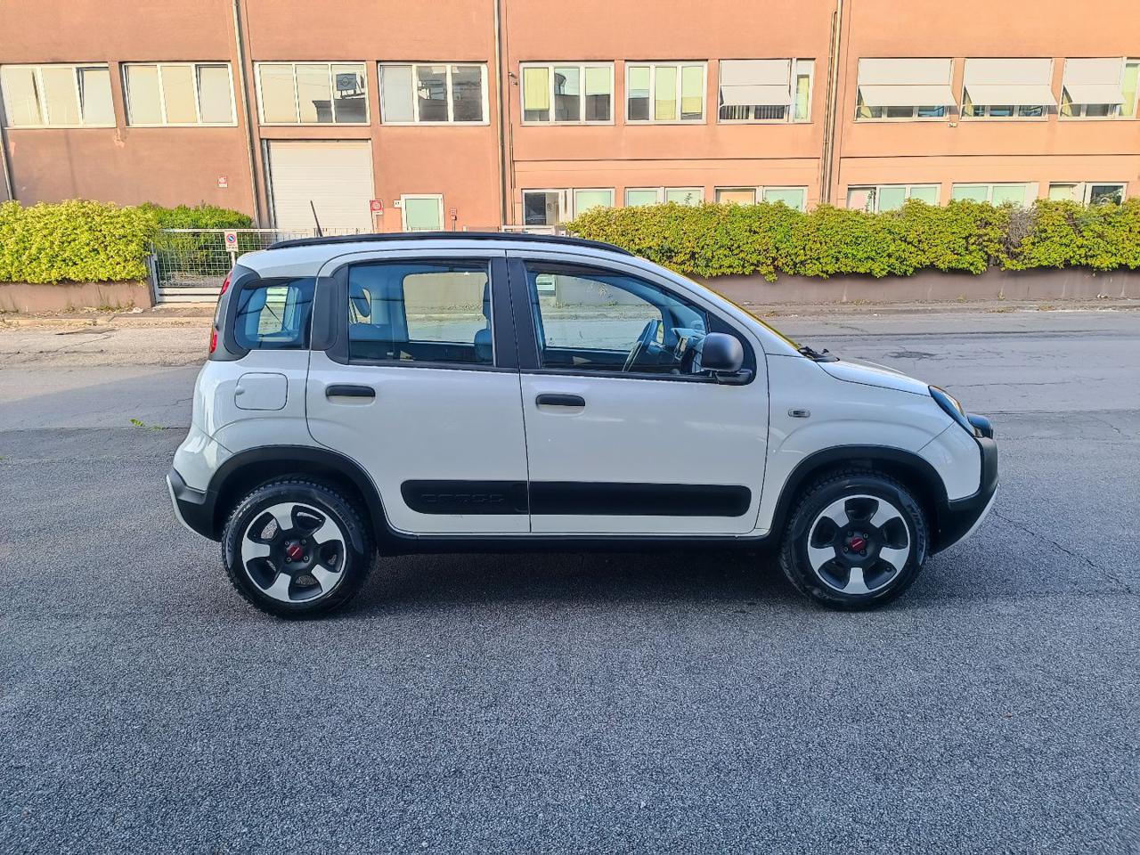 FIAT Panda 1.0 FireFly S&S Hybrid City Cross - 26