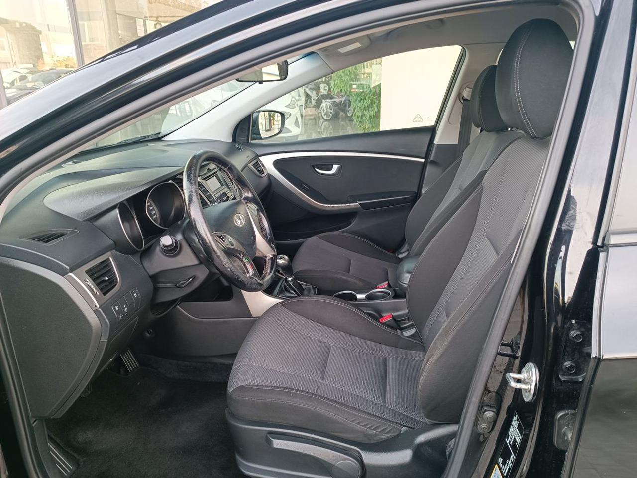 HYUNDAI i30 Wagon 1.6 CRDi Comfort - 16