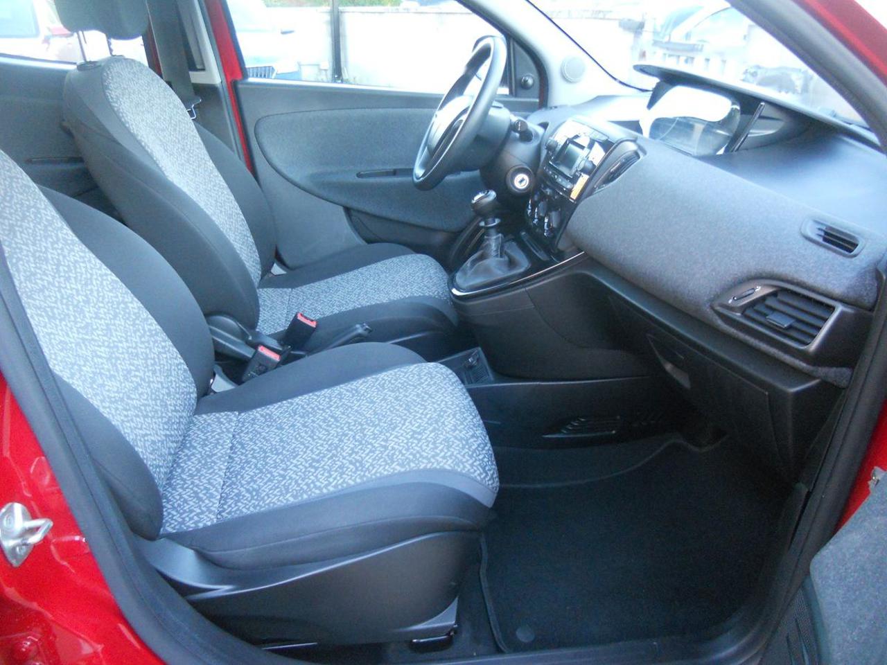 LANCIA Ypsilon 1.0 FireFly 5 porte S&S Hybrid Silver - 13