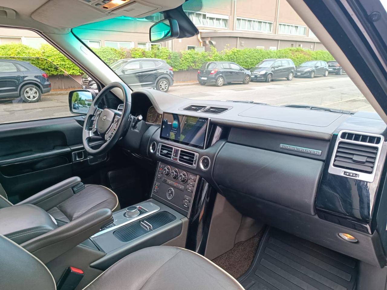 LAND ROVER Range Rover 4.4 TDV8 HSE - 17