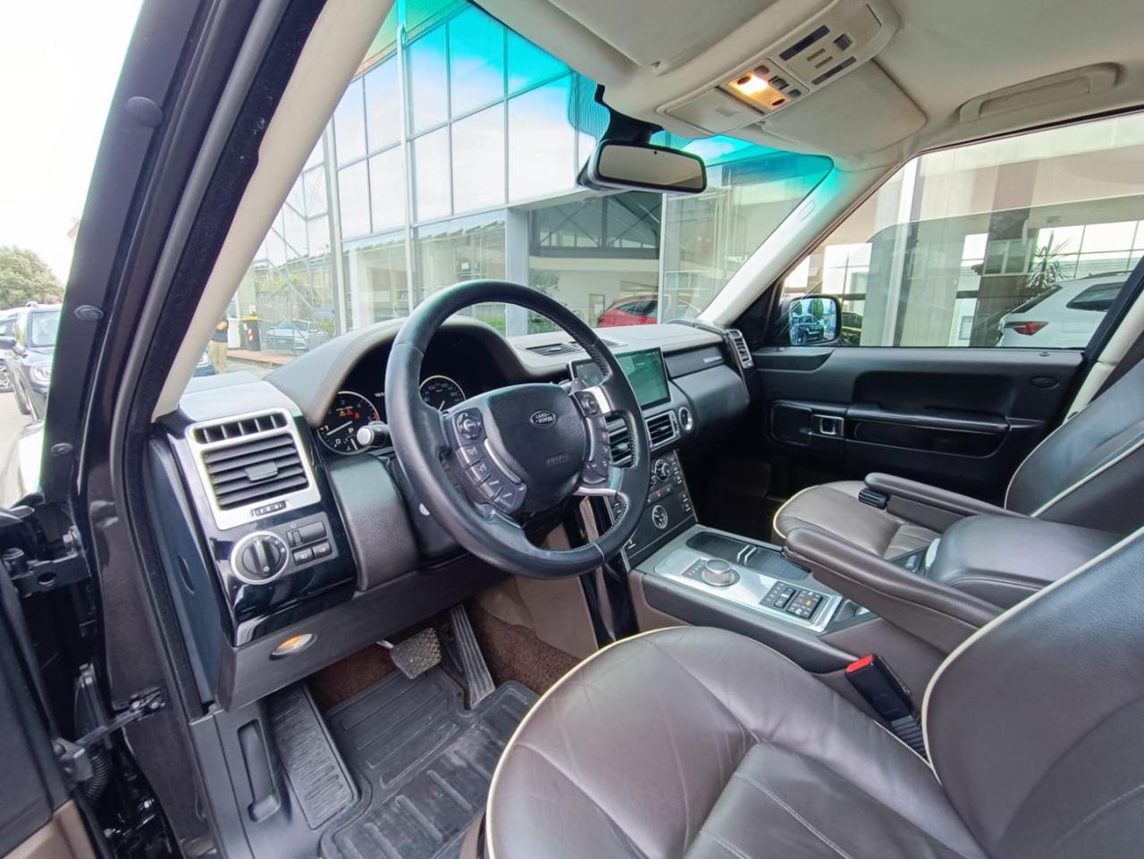 LAND ROVER Range Rover 4.4 TDV8 HSE - 25