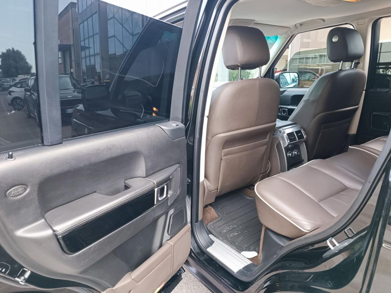 LAND ROVER Range Rover 4.4 TDV8 HSE - 28