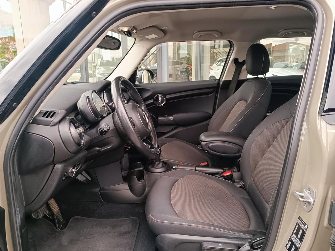 MINI One 1.5 One Hype 5 porte - 4