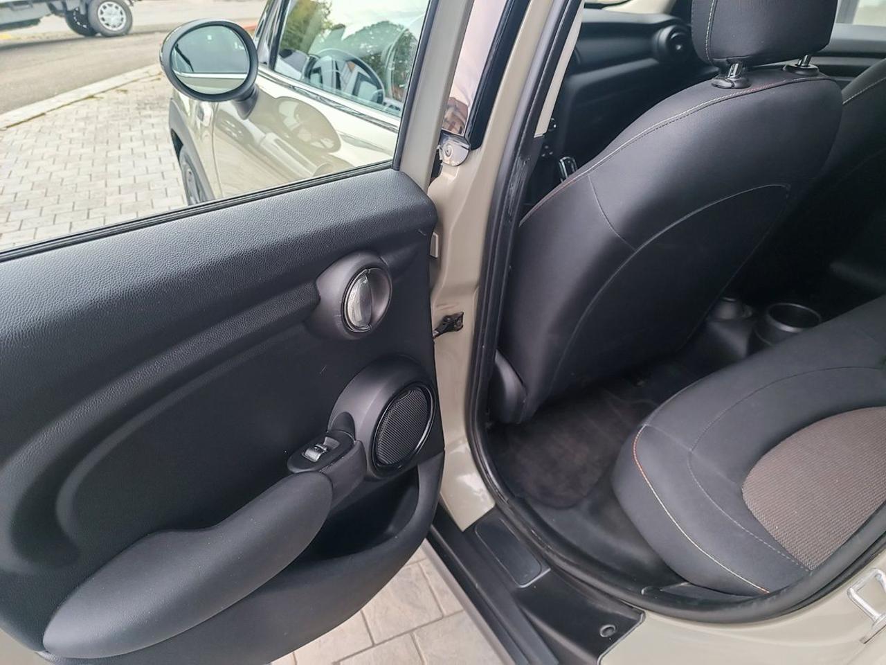 MINI One 1.5 One Hype 5 porte - 7