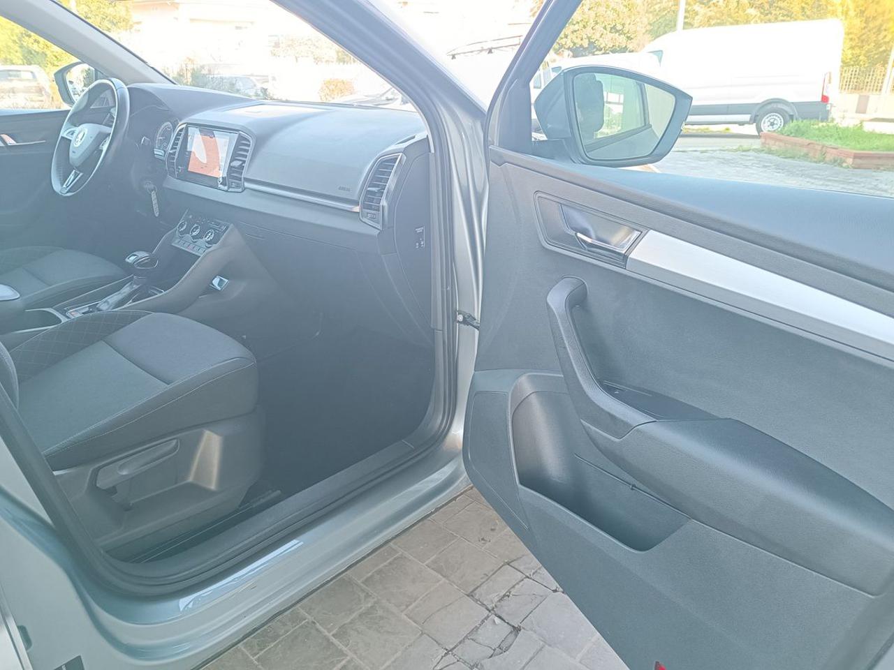 SKODA Karoq 1.6 TDI SCR DSG Ambition - 17