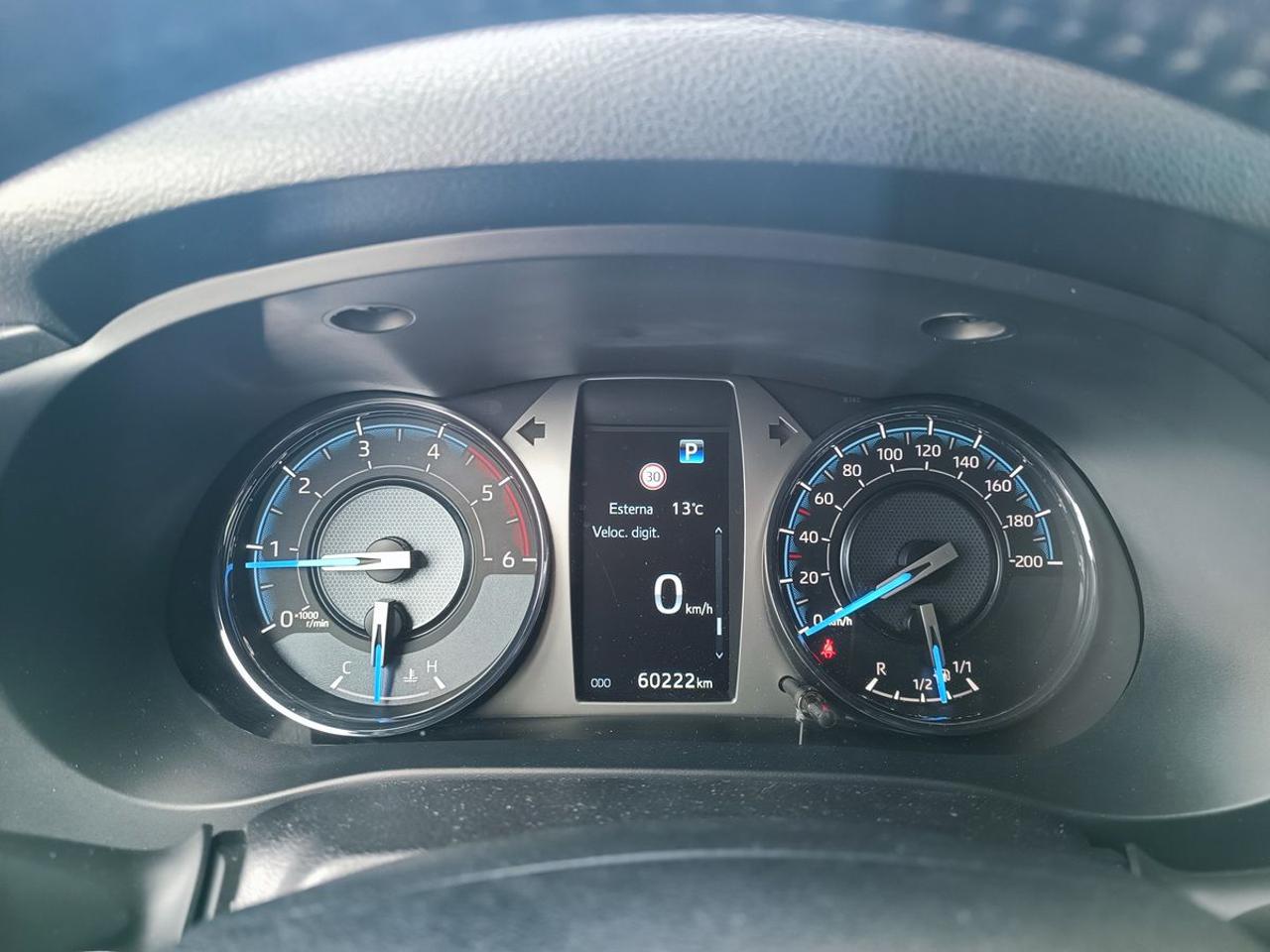 TOYOTA Hilux 2.8 D A/T 4WD 4 porte Double Cab Invincible - 2