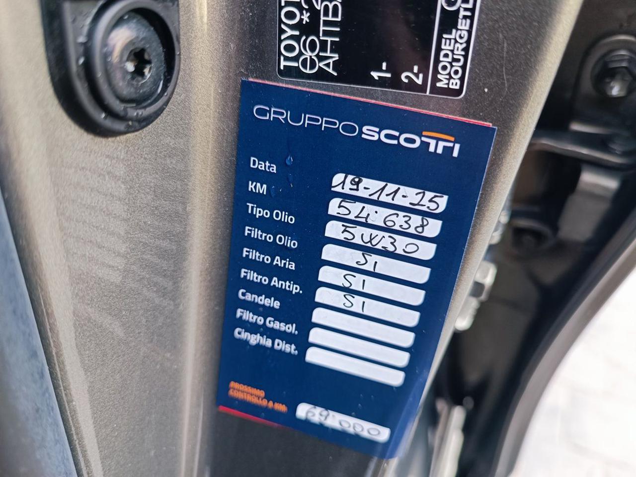 TOYOTA Hilux 2.8 D A/T 4WD 4 porte Double Cab Invincible - 7