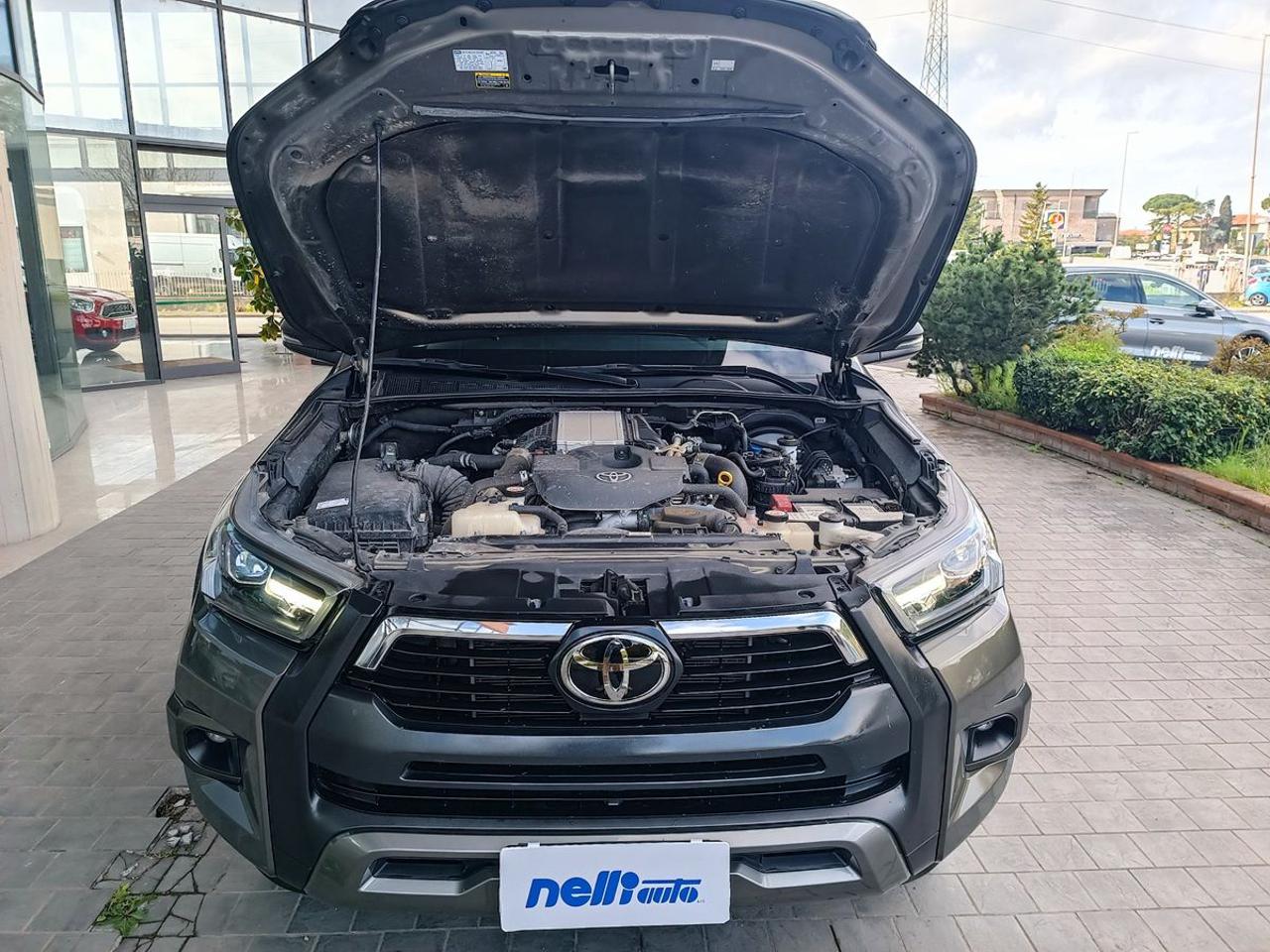 TOYOTA Hilux 2.8 D A/T 4WD 4 porte Double Cab Invincible - 17