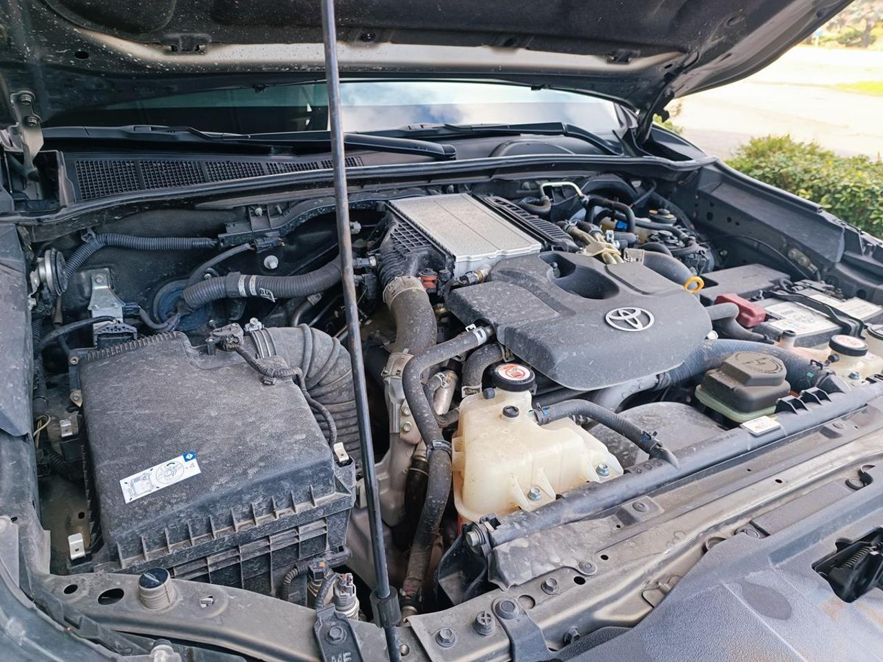 TOYOTA Hilux 2.8 D A/T 4WD 4 porte Double Cab Invincible - 18