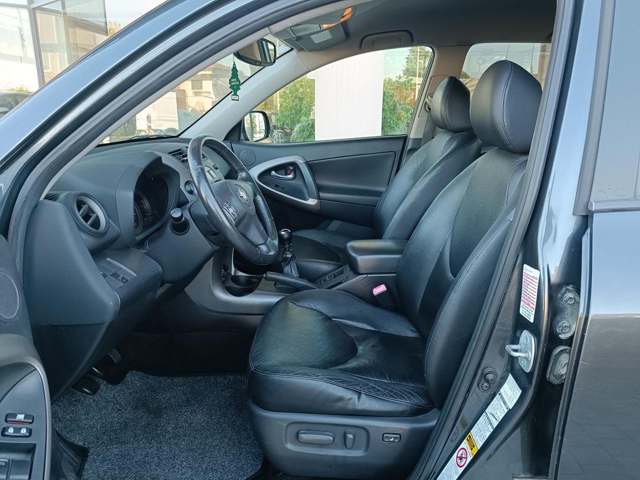 TOYOTA RAV 4 MY23 RAV4 2.2 D-4D 177 CV Luxury - 5