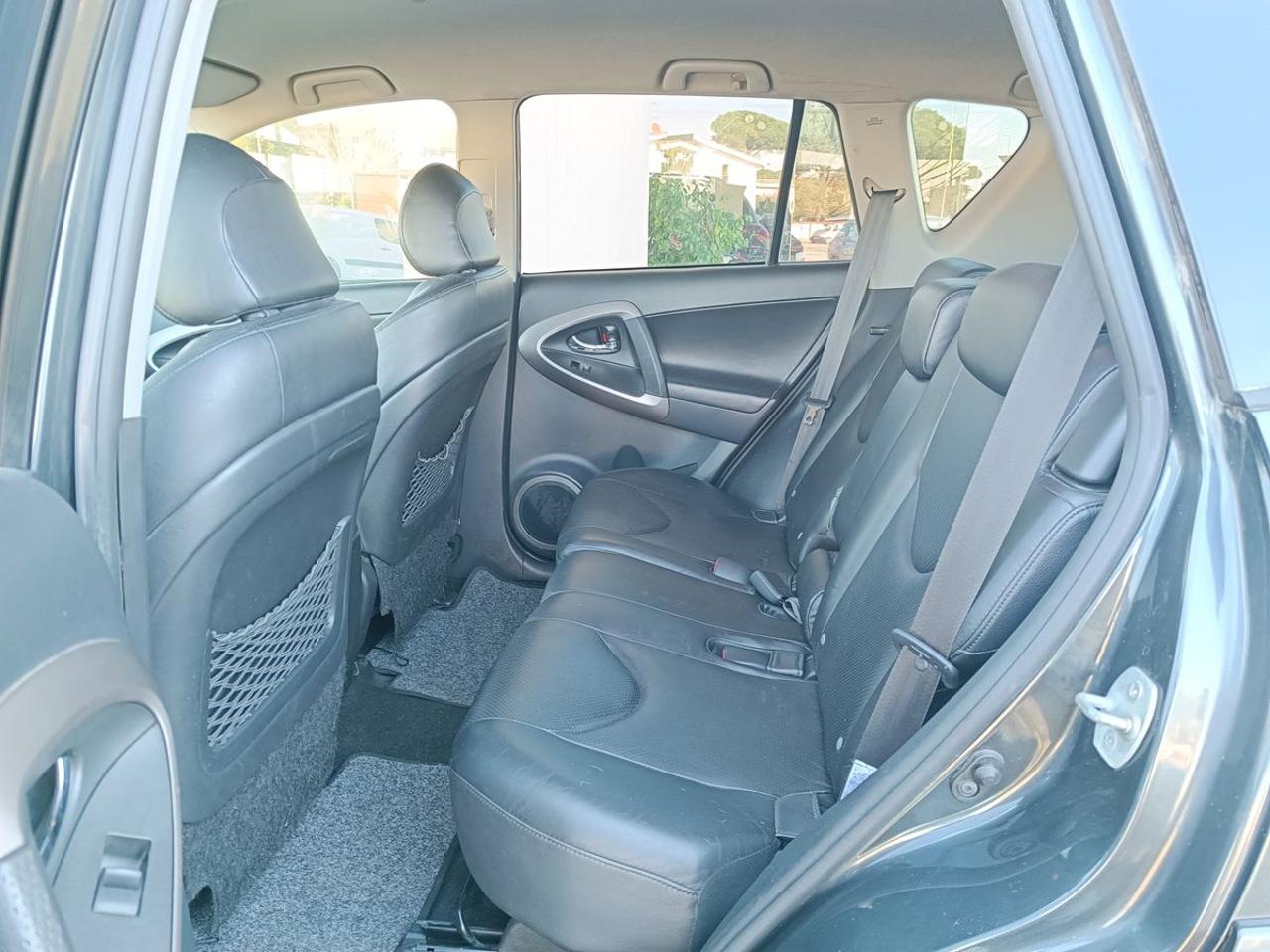 TOYOTA RAV 4 MY23 RAV4 2.2 D-4D 177 CV Luxury - 8