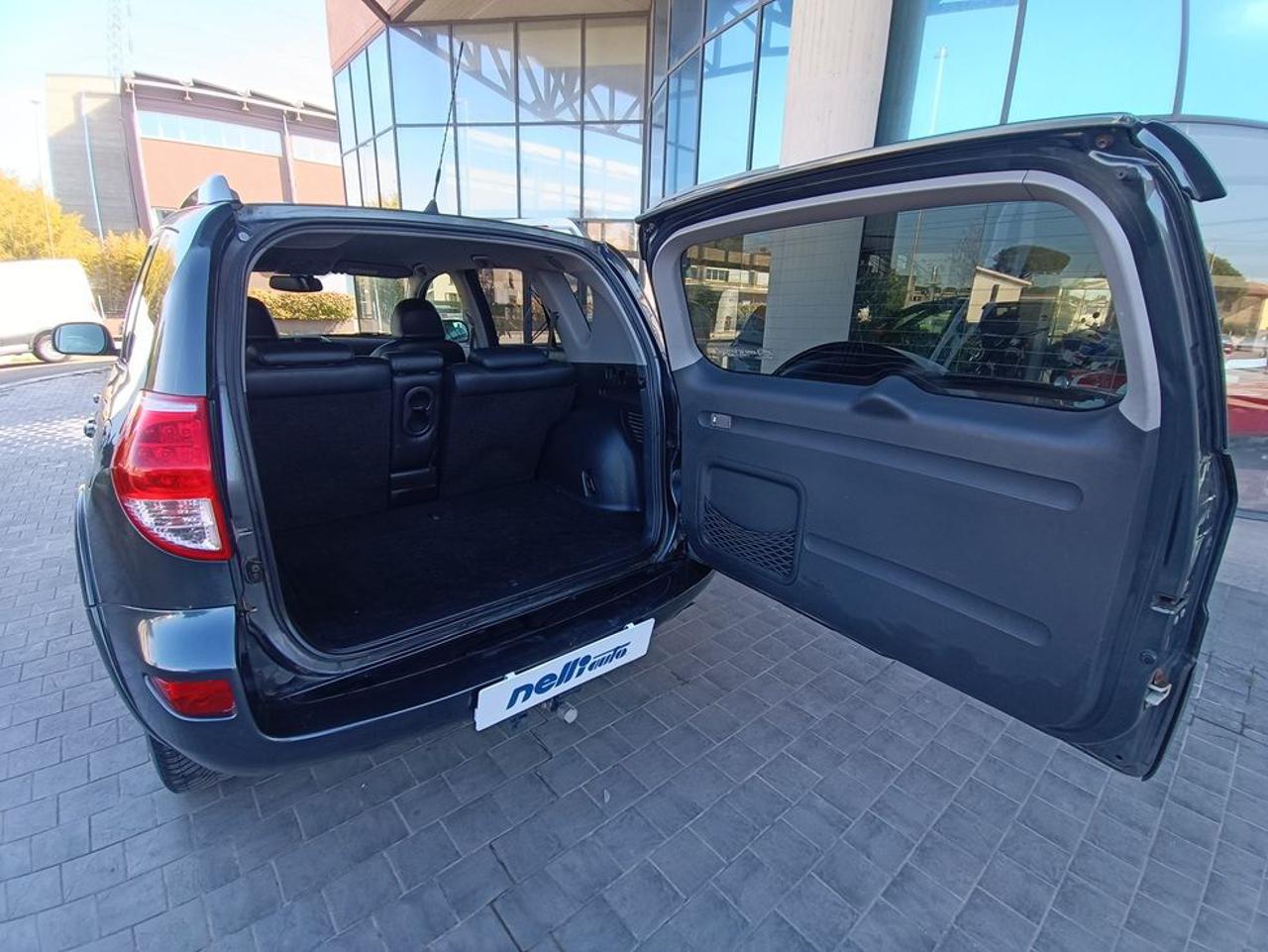 TOYOTA RAV 4 MY23 RAV4 2.2 D-4D 177 CV Luxury - 10