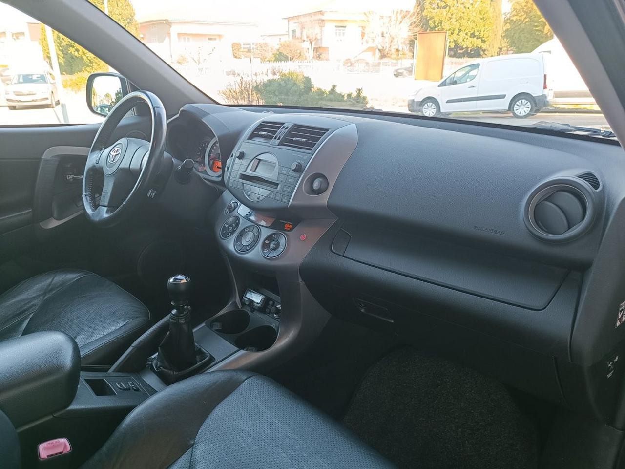 TOYOTA RAV 4 MY23 RAV4 2.2 D-4D 177 CV Luxury - 16