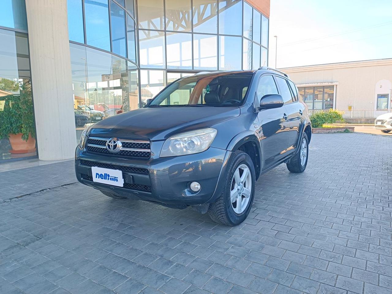 TOYOTA RAV 4 MY23 RAV4 2.2 D-4D 177 CV Luxury - 18