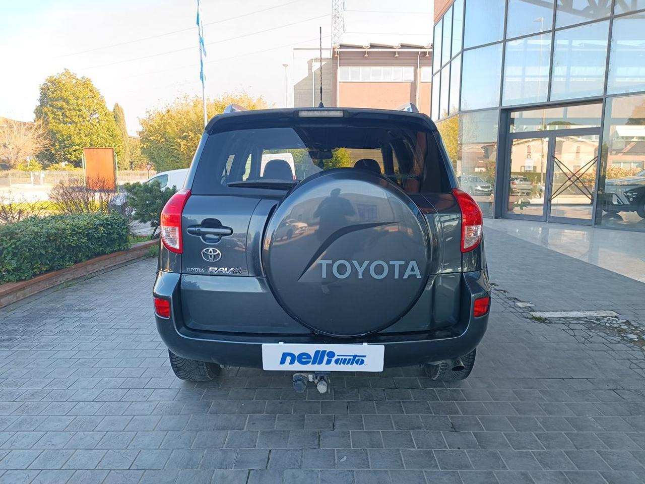 TOYOTA RAV 4 MY23 RAV4 2.2 D-4D 177 CV Luxury - 23