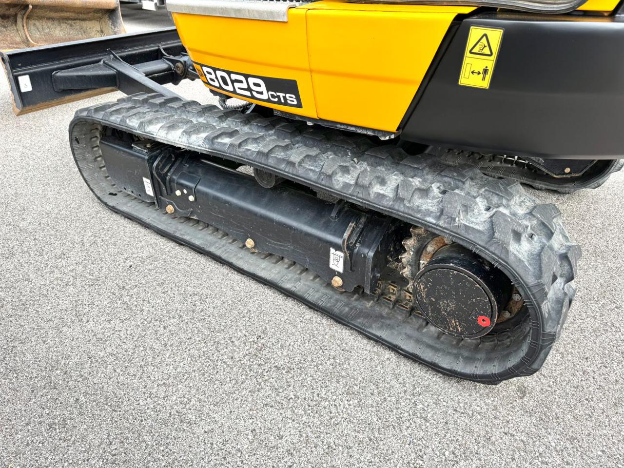 JCB 8029 CTS - 13