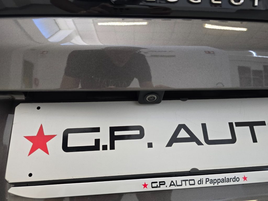 PEUGEOT 3008 BlueHDi 130 S&S EAT8 Allure - 7