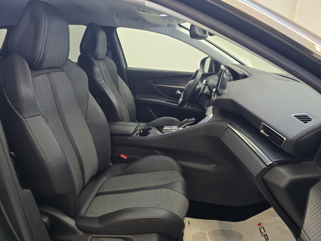 PEUGEOT 3008 BlueHDi 130 S&S EAT8 Allure - 23