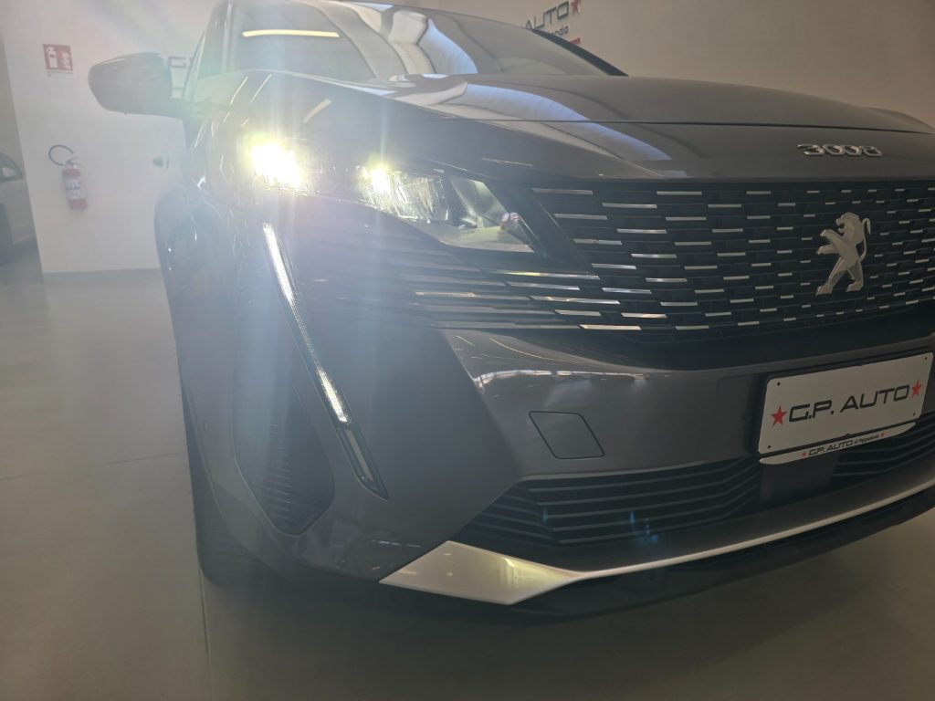 PEUGEOT 3008 BlueHDi 130 S&S EAT8 Allure - 26